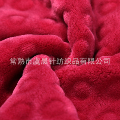 剪花法蘭絨與紅色波點精品面料的卓越品質